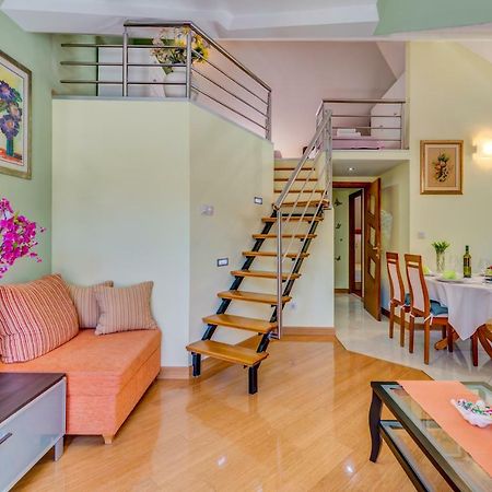 Natali Apartment Omis Bagian luar foto