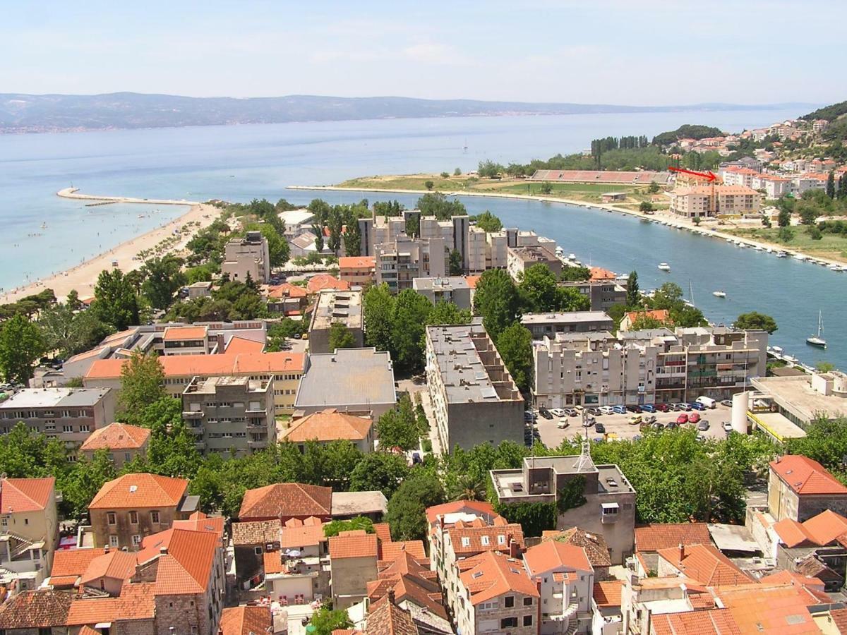 Natali Apartment Omis Bagian luar foto