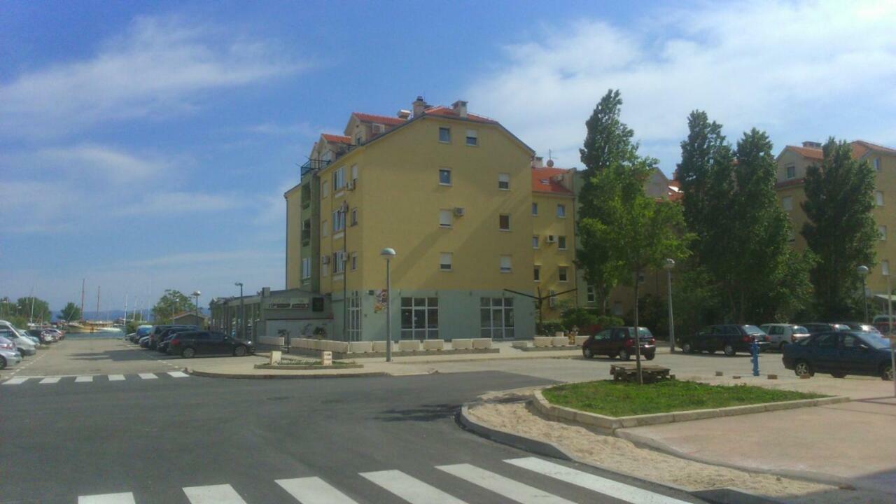 Natali Apartment Omis Bagian luar foto