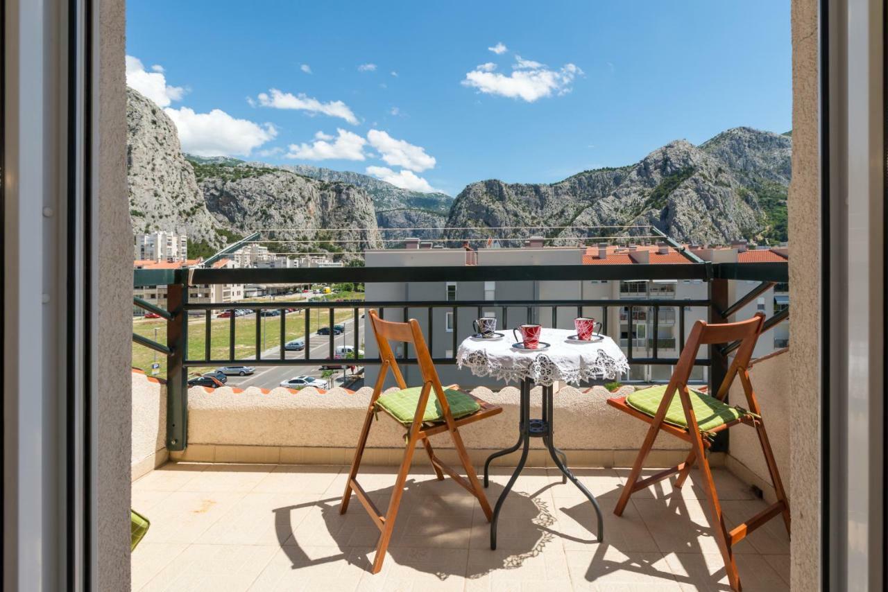Natali Apartment Omis Bagian luar foto