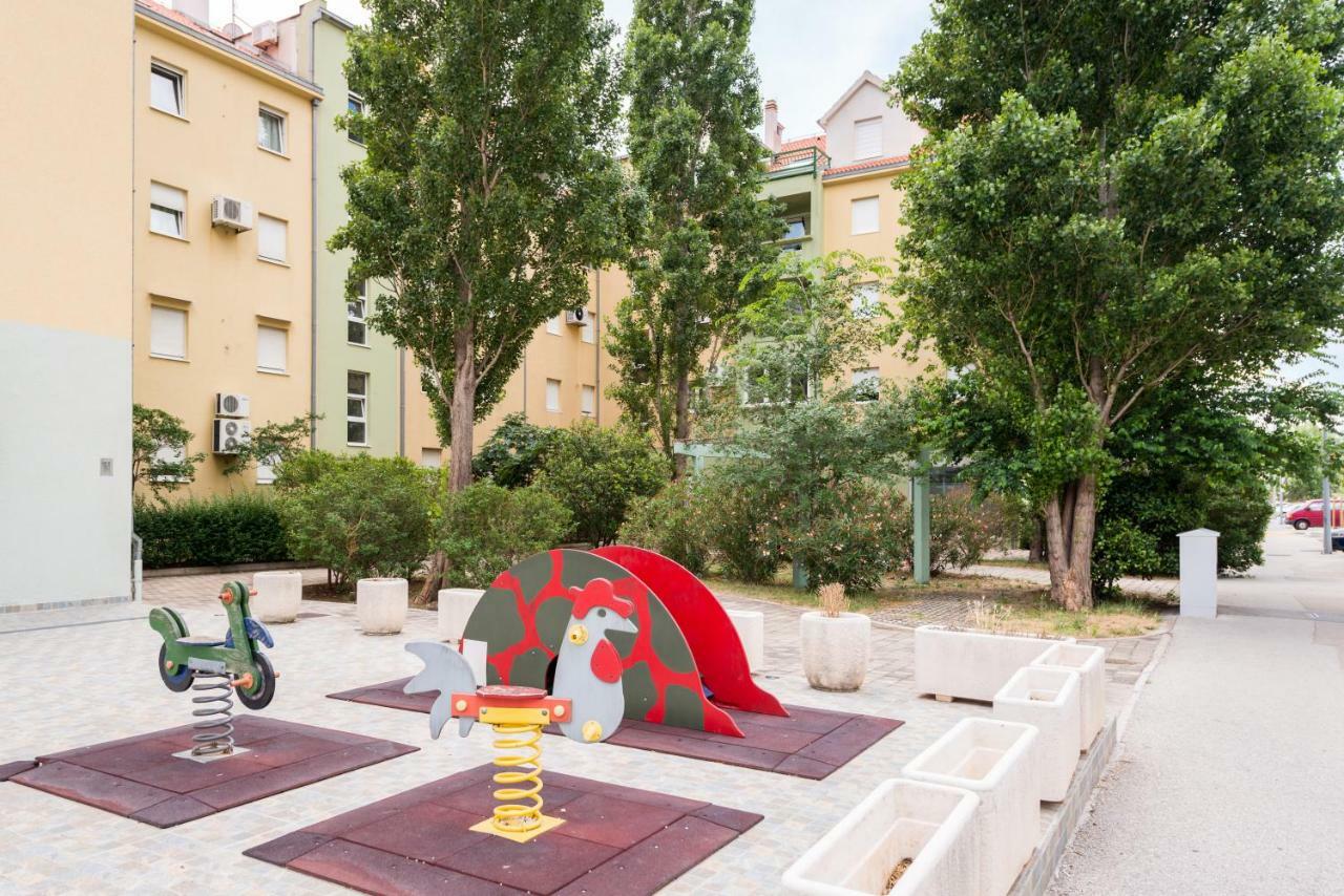 Natali Apartment Omis Bagian luar foto