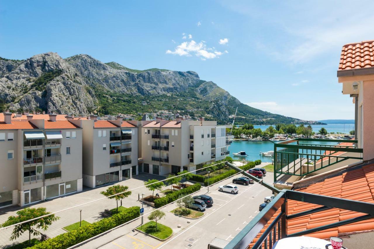 Natali Apartment Omis Bagian luar foto