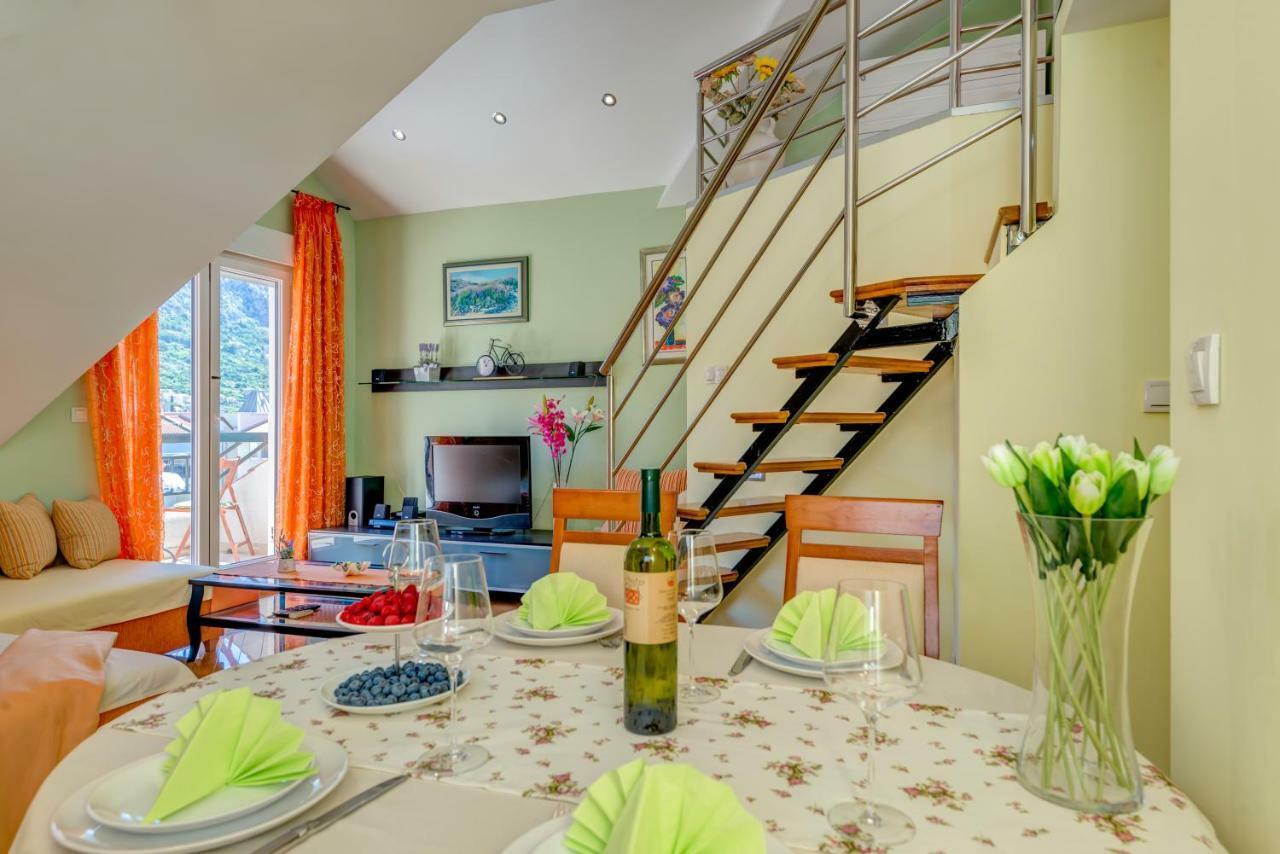 Natali Apartment Omis Bagian luar foto