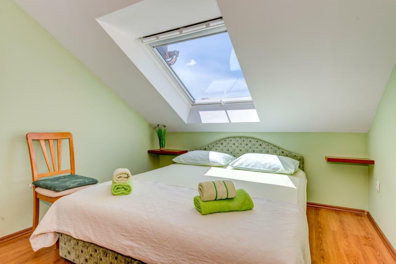 Natali Apartment Omis Bagian luar foto